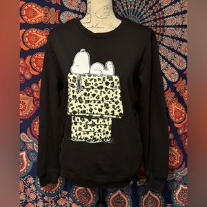Junior’s peanuts character graphic sweatshirt size Medium Love tribe